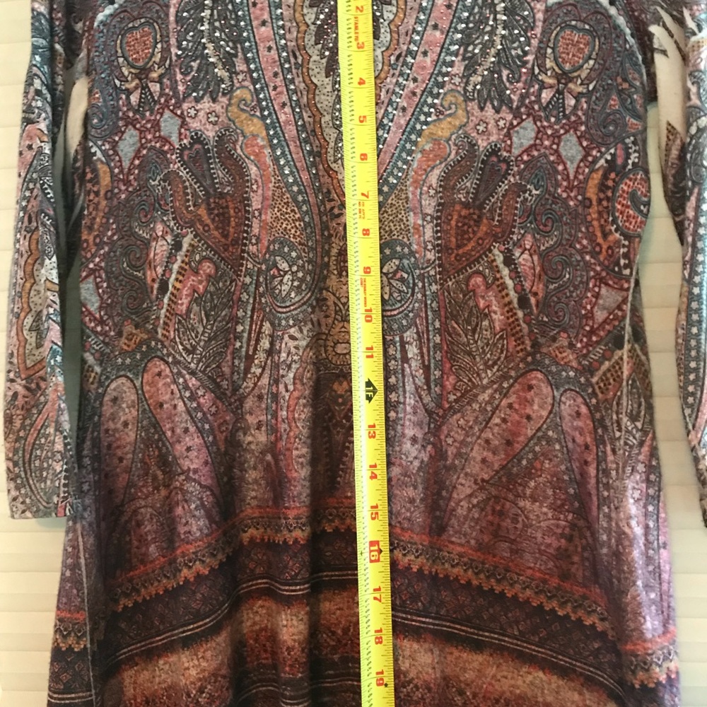 World Unity Tunic - Picture 6 of 6